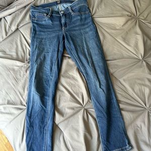 Gap knit pant, skinny Jean, size 24 petite. Very comfortable!